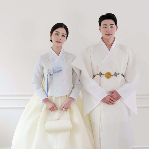 민한복 윤슬 결혼식 신랑 신부 웨딩 커플 촬영 돌잔치 피로연 고급 전통 맞춤 한복